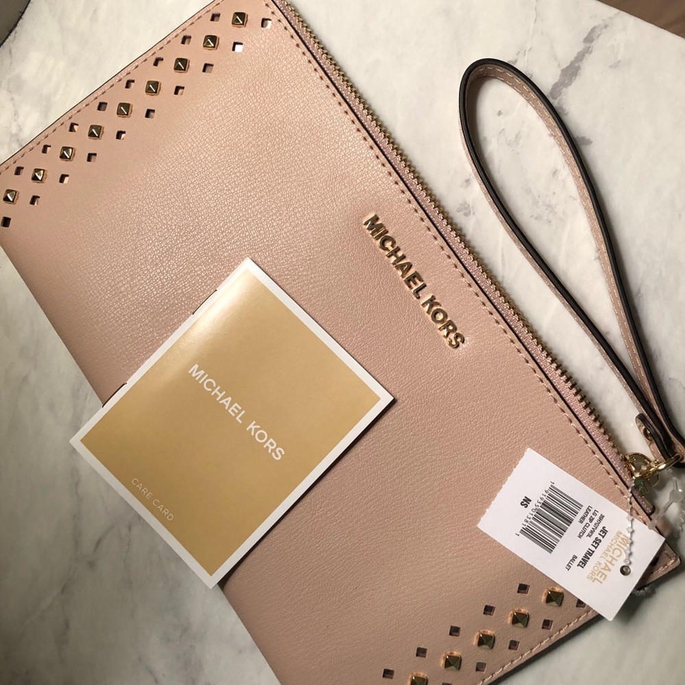 Micheal Kors Large Wristlet